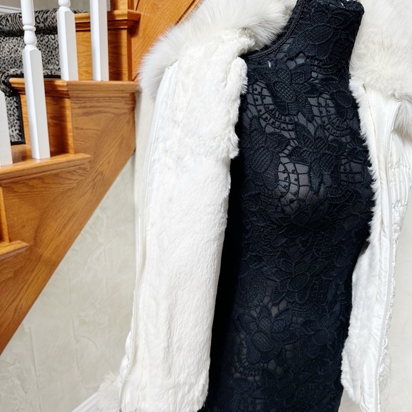 Barely Worn Dino Gaspari Ruched White Jacket.  Detachable Collar and Vest - Picture 7 of 7